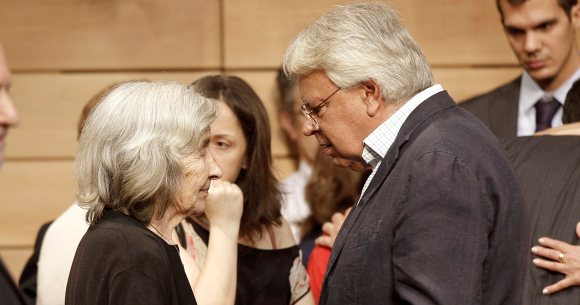 felipe-gonzalez-viuda-carrillo-efe-19-9-.jpg