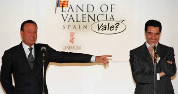 julio-iglesias-zaplana-efe-jovenes-.jpg