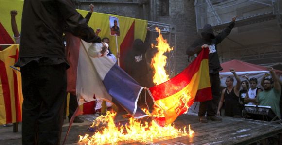 quema-banderas-diada-efe.jpg
