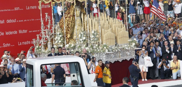 jmj-papa-viacrucis.jpg