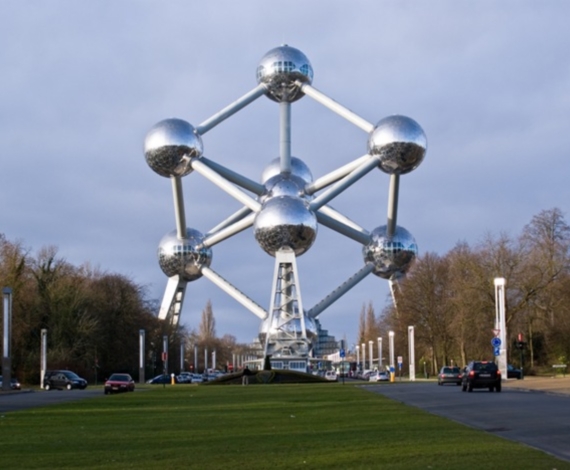 Átomo en Bruselas, Bélgica