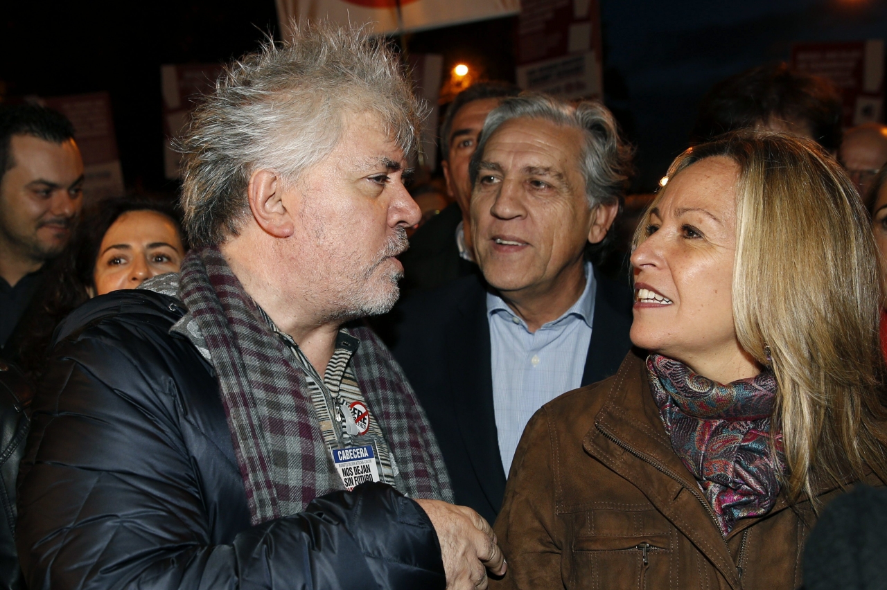 /imag/_v2/ecodiario/galeria/huelga14n/almodovar-trinidadjimenez.jpg