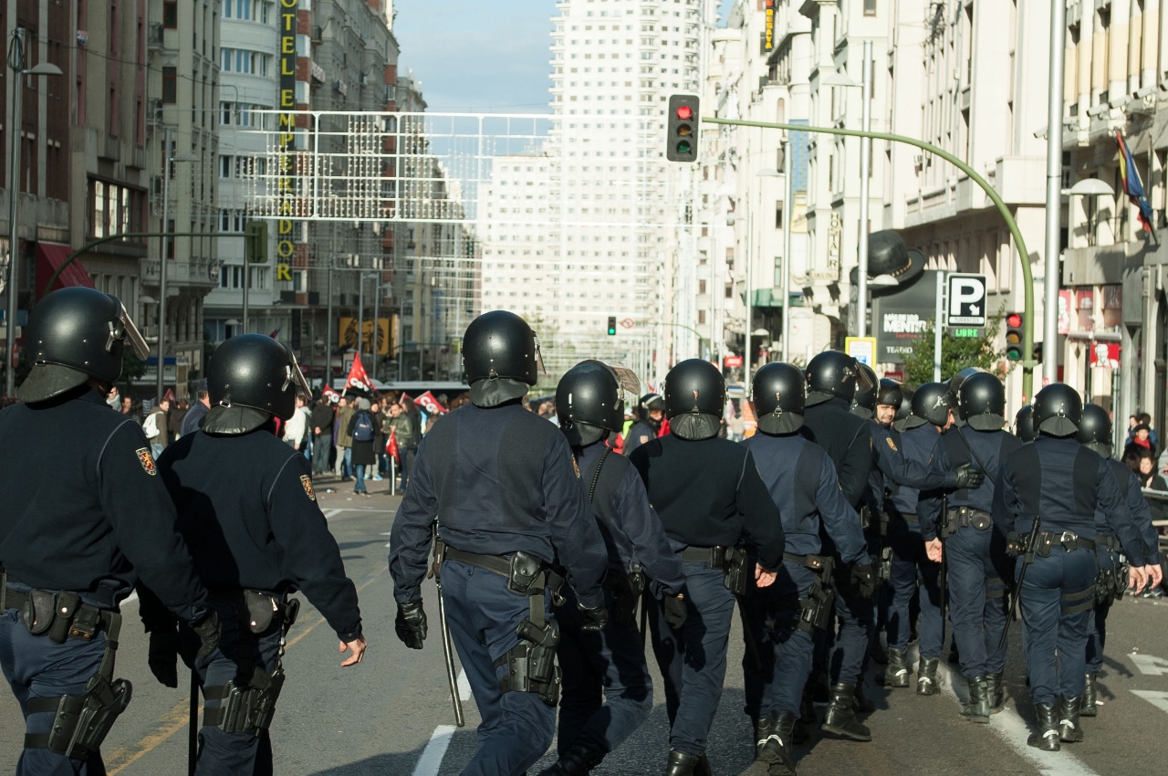 /imag/_v2/ecodiario/galeria/huelga14n/policias-granvia.jpg