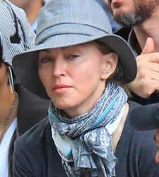 madonnacirugia.jpg