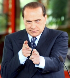 Berlusconi_dispara.jpg