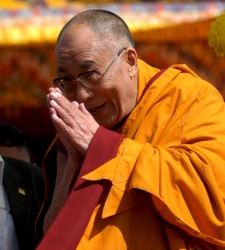 China asegura que el nombramiento de un sucesor por el Dalai Lama es "ilegal"