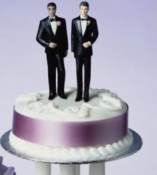 Gay_boda_baja.jpg