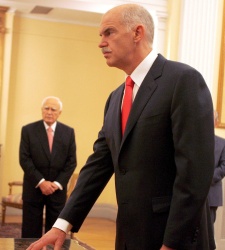 Papandreu_jurando.jpg