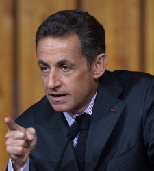 Sarkozy_senala.jpg