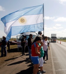 Argentina entregará tierras a los sin techo
