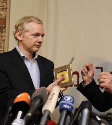 assange-datosbancos.jpg