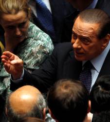 berlusconi-mano.jpg