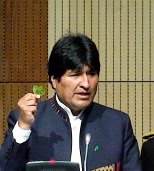 evo_morales_coca.jpg