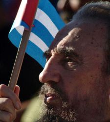 fidel_castro_bandera.jpg