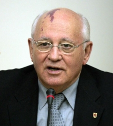 Gorbachov espera que el futuro presidente de Rusia haga "cambios sistémicos"