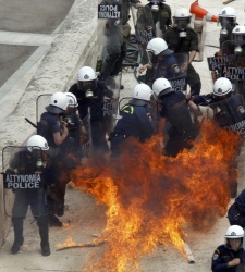 grecia_policia.jpg