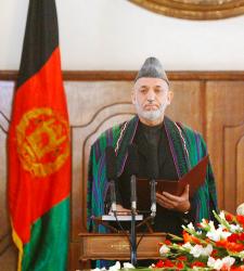 Karzai pide al "hermano gemelo" Pakistán dialogar para la paz en Afganistán