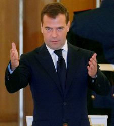 medvedev_manos.jpg