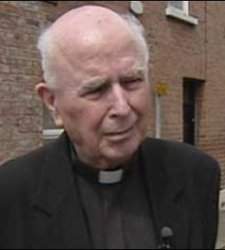 El exobispo de Derry pide acabar con el celibato en la Iglesia
