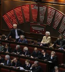 Italia reduce el número de parlamentarios