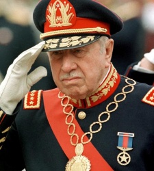 pinochet_saludo.jpg