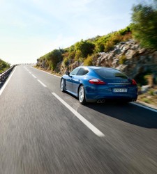 Porsche-PanameraS-Hybrid-04.jpg