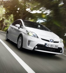 ToyotaPrius2012.jpg