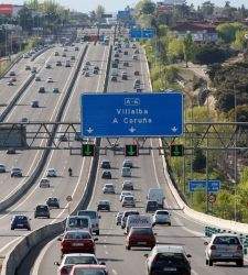 Fomento estudia cómo fijar el pago por uso en las autovías