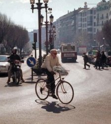 ciclista-en-puerta-real.jpg