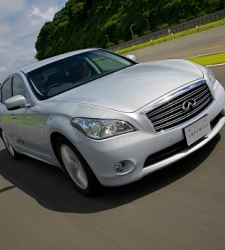 infiniti-m35-hybrid.JPG