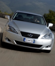 lexus_is220d.jpg