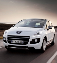 Primer contacto con el Peugeot 3008 Hybrid4: un versátil híbrido cómodo y dinámico