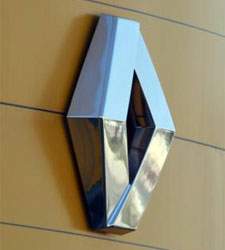 Renault y los sindicatos firman el Plan Industrial que generará 1.300 empleos
