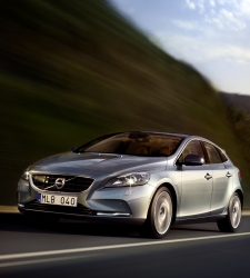 volvo_v40.jpg