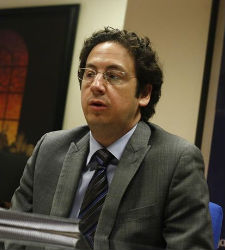 carlos-cuadros.jpg