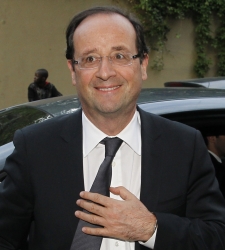 hollande-corbata-mano.jpg