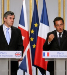 brown-sarkozy.JPG
