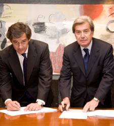 entrecanales-conti-firma.jpg