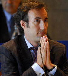 mario-losantos-reza.jpg