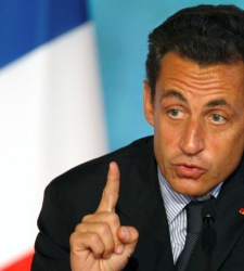 sarkozy_bandera.jpg