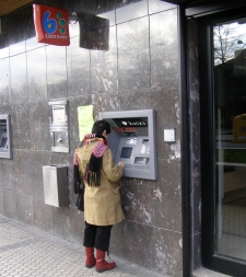 cajero-mujer.JPG