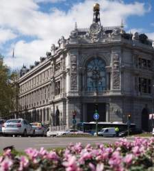 BancoEspana-flores.JPG