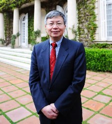 Huan_Lee_225x250.jpg