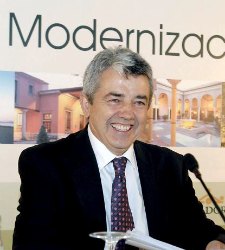 paradores_miguel_martinez_225x250.jpg