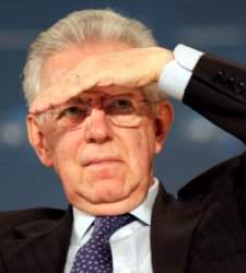 Monti-mano.jpg