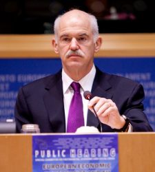 Papandreu-Parlamento.jpg