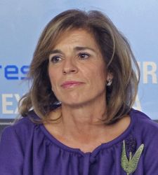 ana-botella-morado.jpg