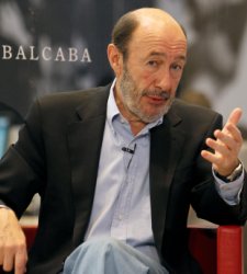rubalcaba-sentado.jpg