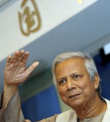 yunus-mano.jpg