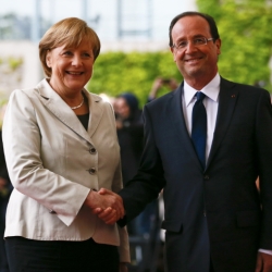Merkel junto a Hollande